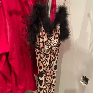 Sexy tight cheetah print mid body con dress🤎